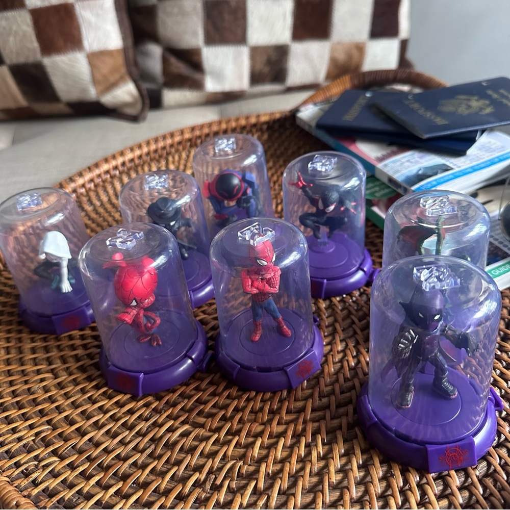 Marvel Spider-Man: Into The Spider-Verse Domez collectible 8 Spidey mini-figures
